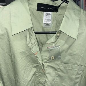 Love the color made by know one cares size medium great addition to wardrobe